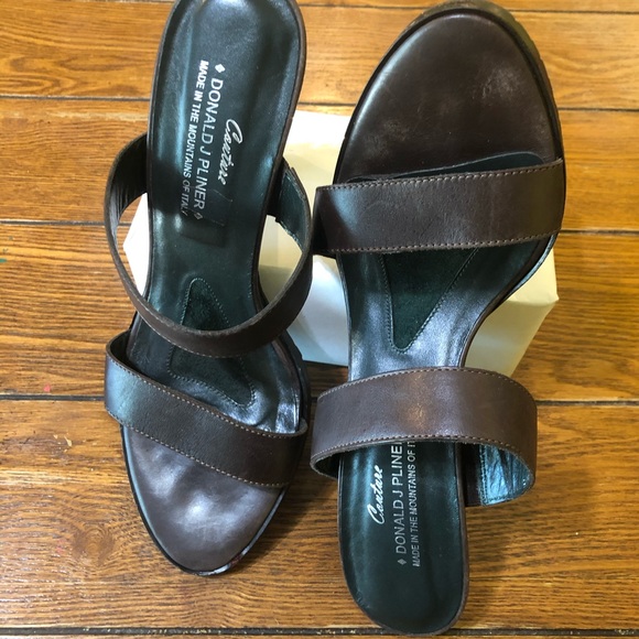 Donald J.Pliner Open Toe Heels - Picture 5 of 10